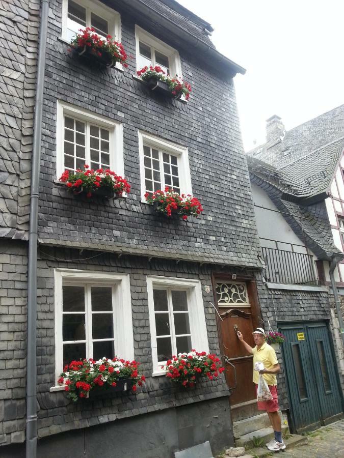 Der Kleine Globetrotter Acomodação com café da manhã Monschau Exterior foto