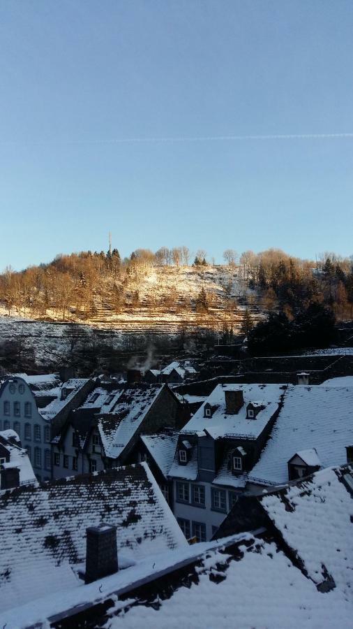 Der Kleine Globetrotter Acomodação com café da manhã Monschau Exterior foto